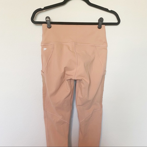 Fabletics Leggings Mia High Waisted Capri Legging With Pocket Size Small NWT - Picture 9 of 11